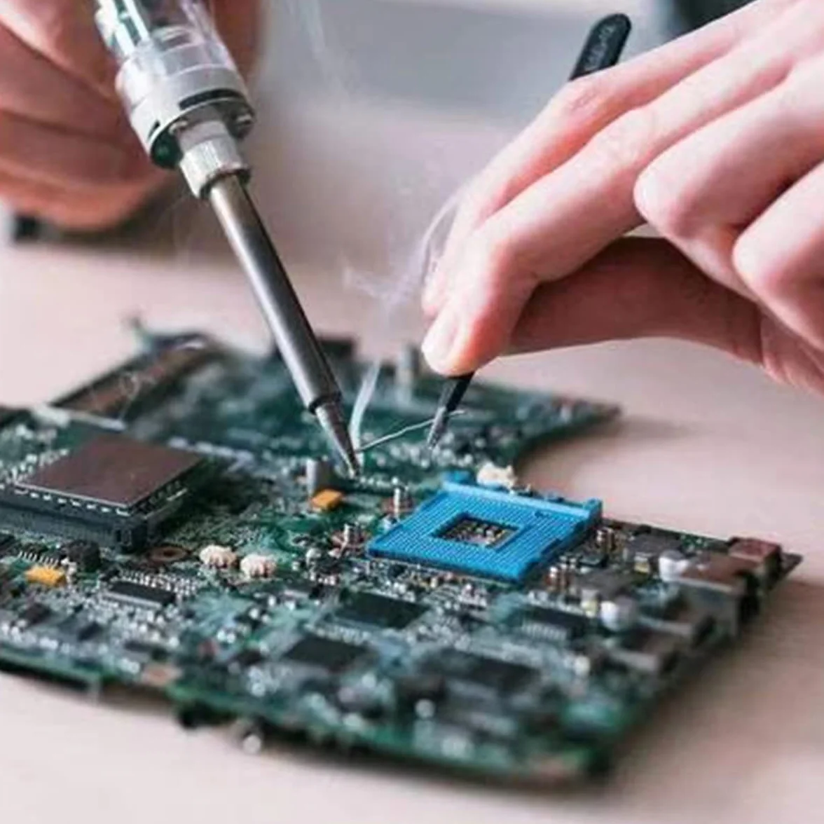Meccion Drut Lutowniczy 0,6mm 30g Bezołowiowy Cyna do Lutowania Sn99,3 Cu0,7 Drut Lutowniczy z Rdzeniem Kalafonii do Lutowania Elektrycznego i Majsterkowania